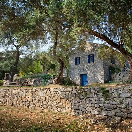 Glyfada Beach Villas * Longós