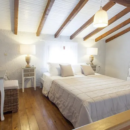 Glyfada Beach Villas Longós